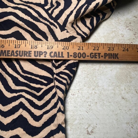 Zebra Print V-Neck Tunic Top Long Sleeves Womens Size L Exotic Casual Boho - Picture 4 of 9